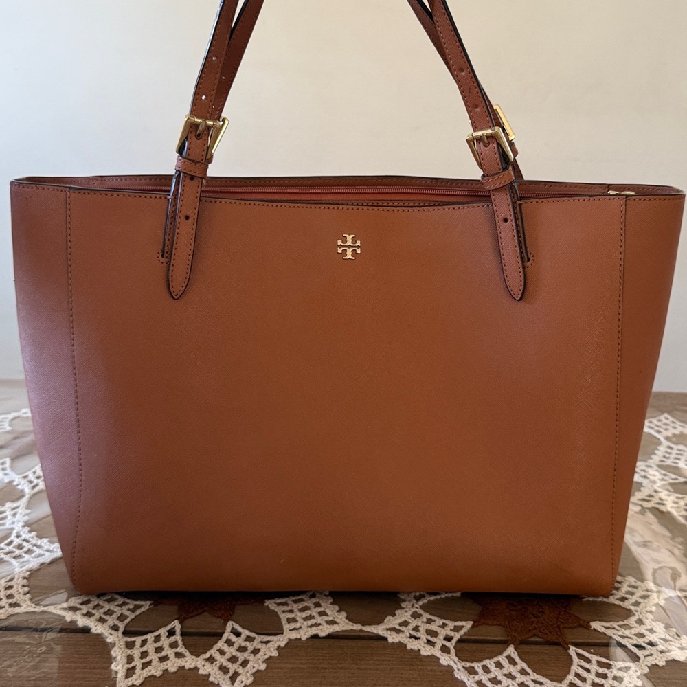 Tory Burch York Buckle Leather Tote Bag - Picture 3 of 9